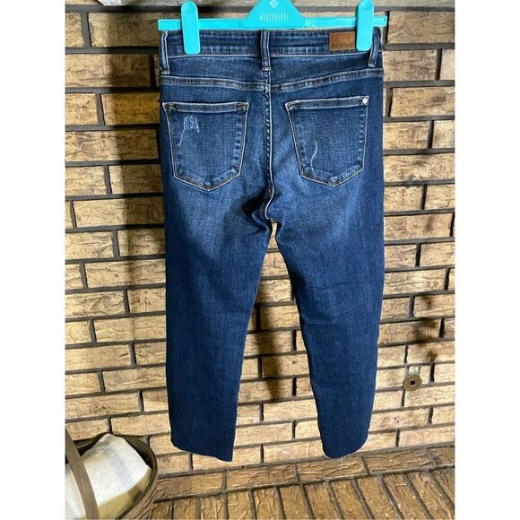 Judy Blue Cut Off Distressed Women’s Jeans - Picture 2 of 6